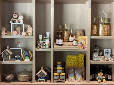 Lietebergshop met lokale honingproducten en toffe souvenirs